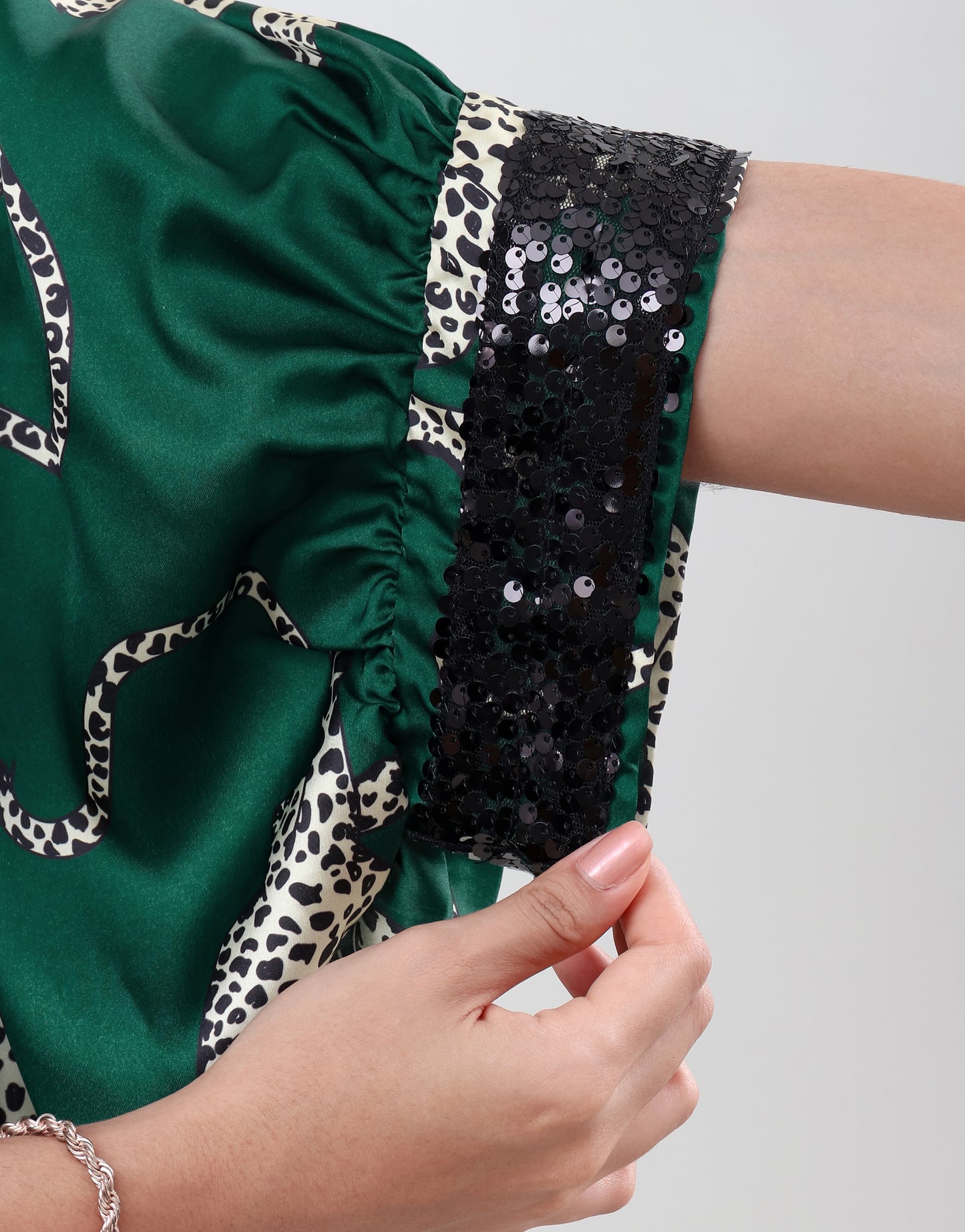 A25 - Emerald Safari